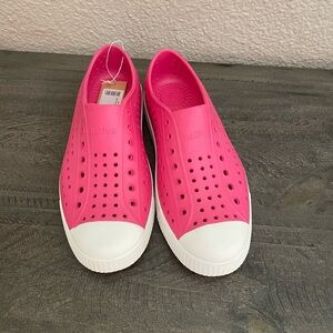 Native Jefferson Pink Slip-On Shoes NwT